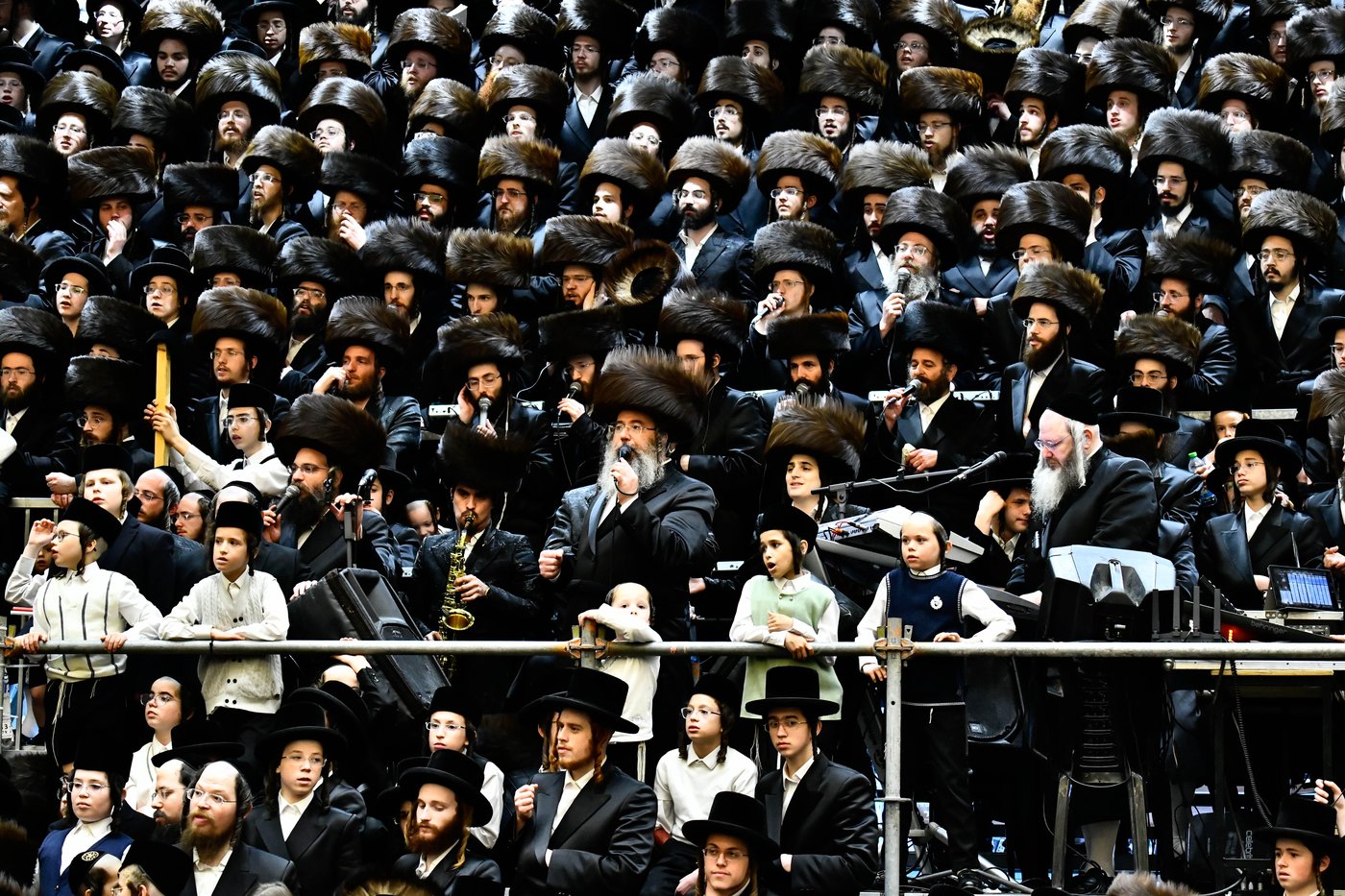 מעמד הכנסת ס"ת של האדמו"ר מויז'ניץ