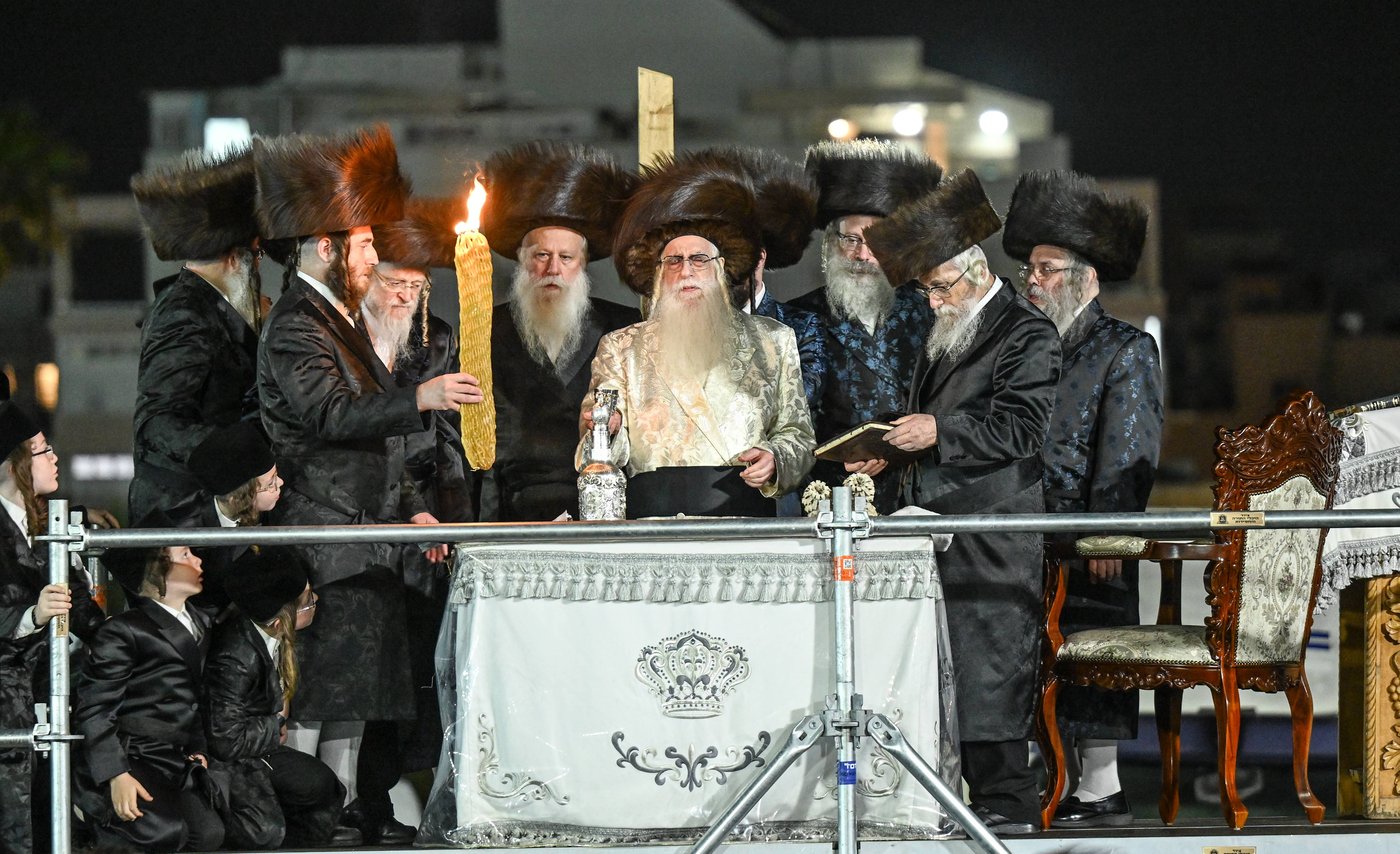 חג השבועות בחצה"ק צאנז