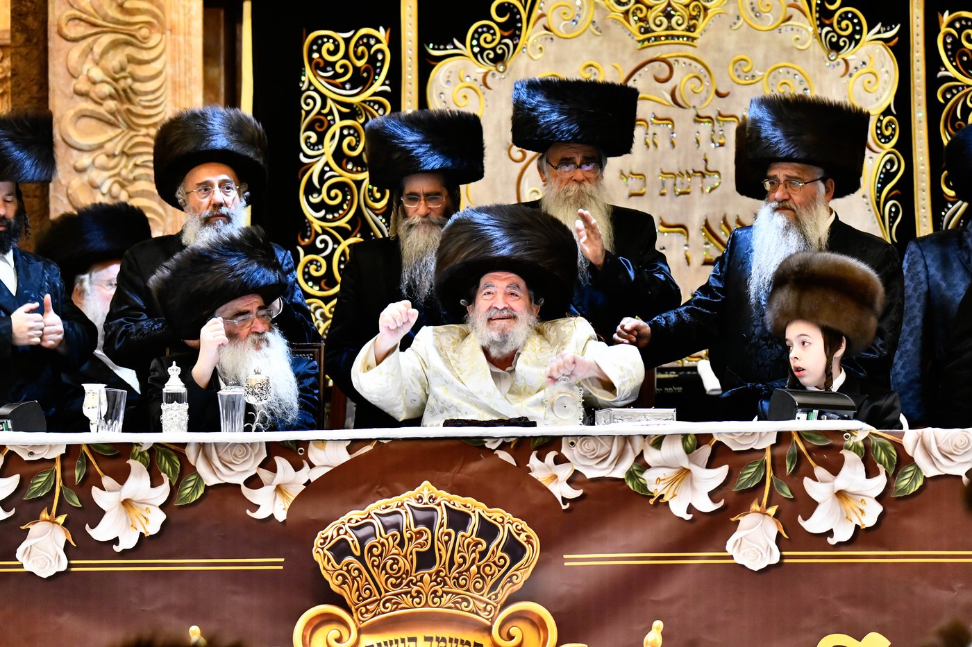 נעילת החג וסעודת הכנסת ס"ת בויז'ניץ