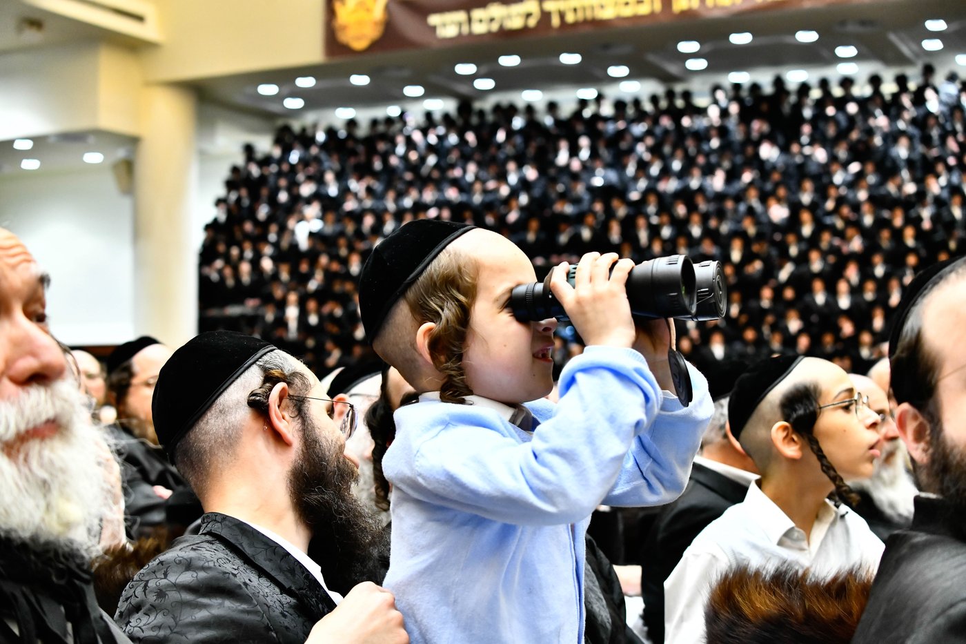נעילת החג וסעודת הכנסת ס"ת בויז'ניץ