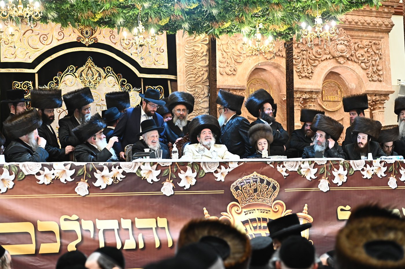 נעילת החג וסעודת הכנסת ס"ת בויז'ניץ