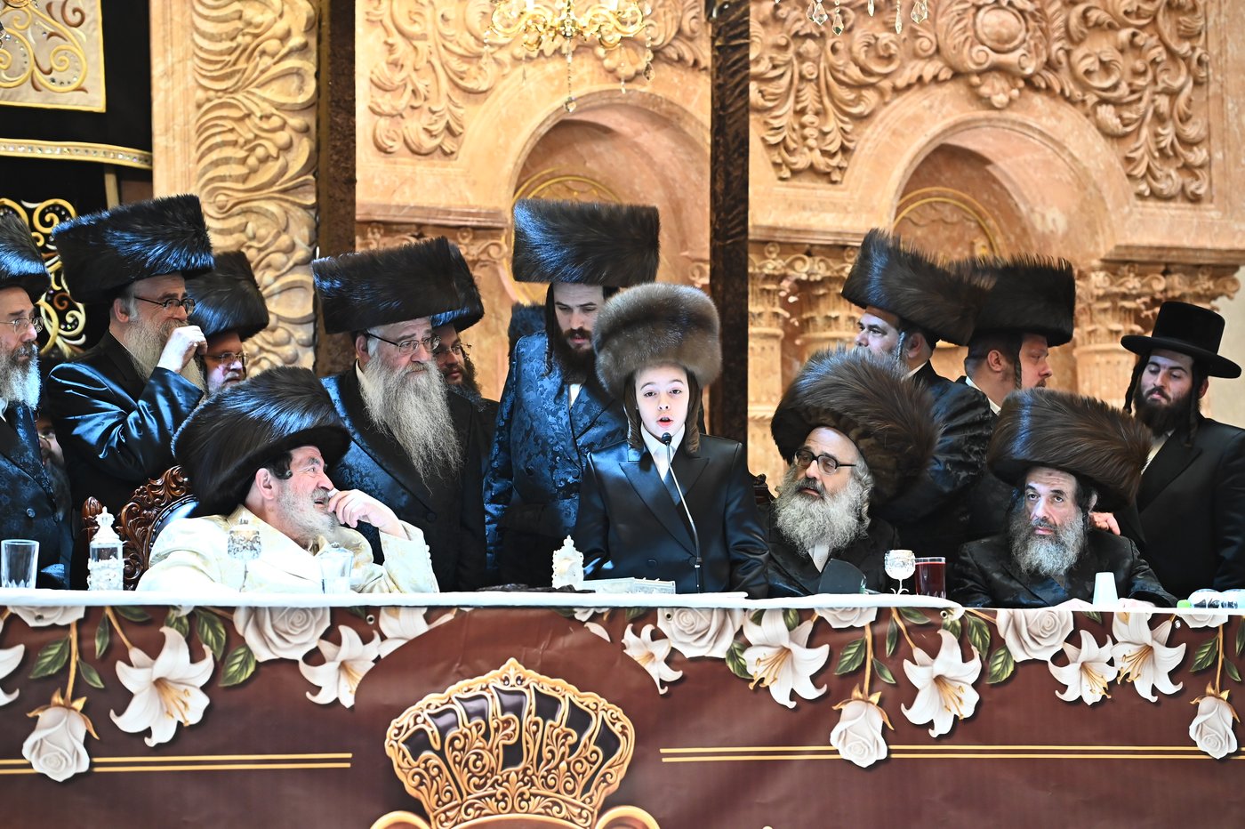 נעילת החג וסעודת הכנסת ס"ת בויז'ניץ