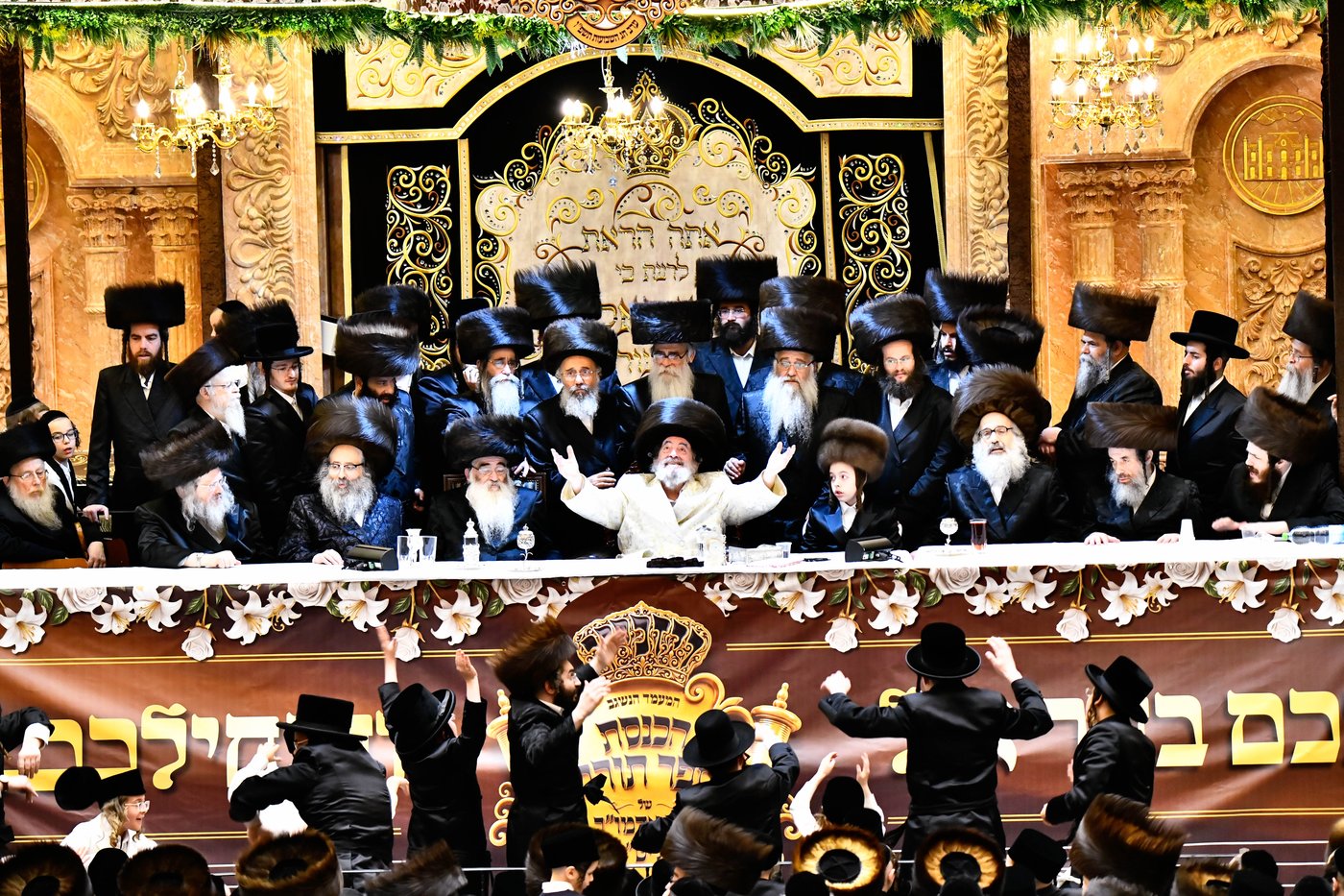 נעילת החג וסעודת הכנסת ס"ת בויז'ניץ