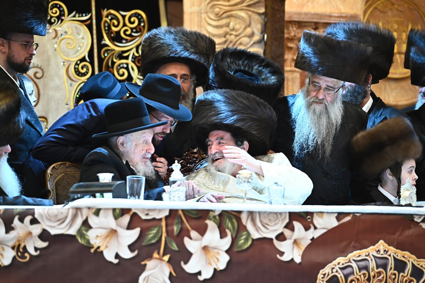 נעילת החג וסעודת הכנסת ס"ת בויז'ניץ
