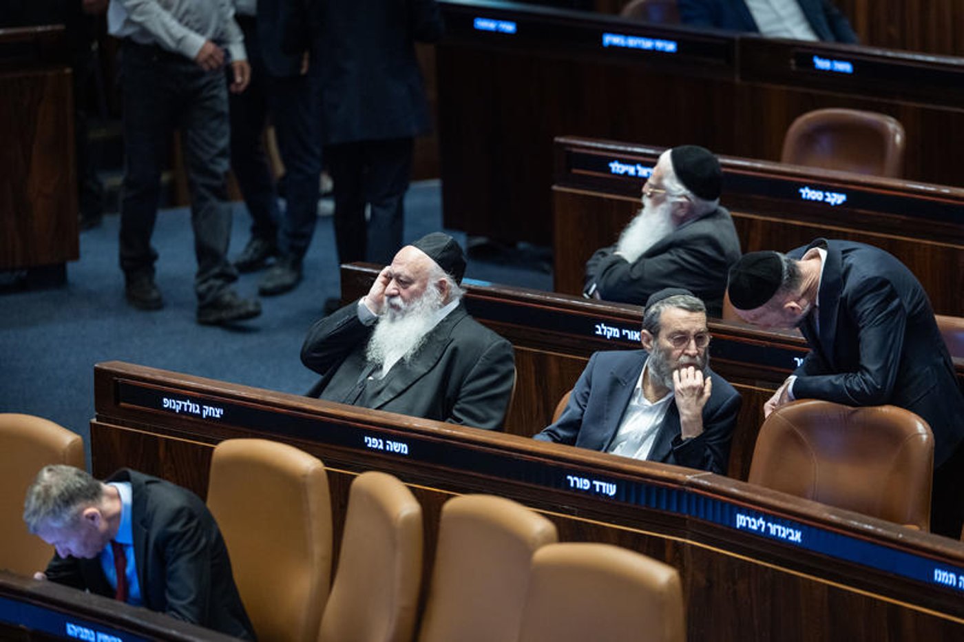 חברי הכנסת משה גפני, אורי מקלב, מאיר פרוש ויצחק גולדקנוף משתתפים בישיבת מליאה