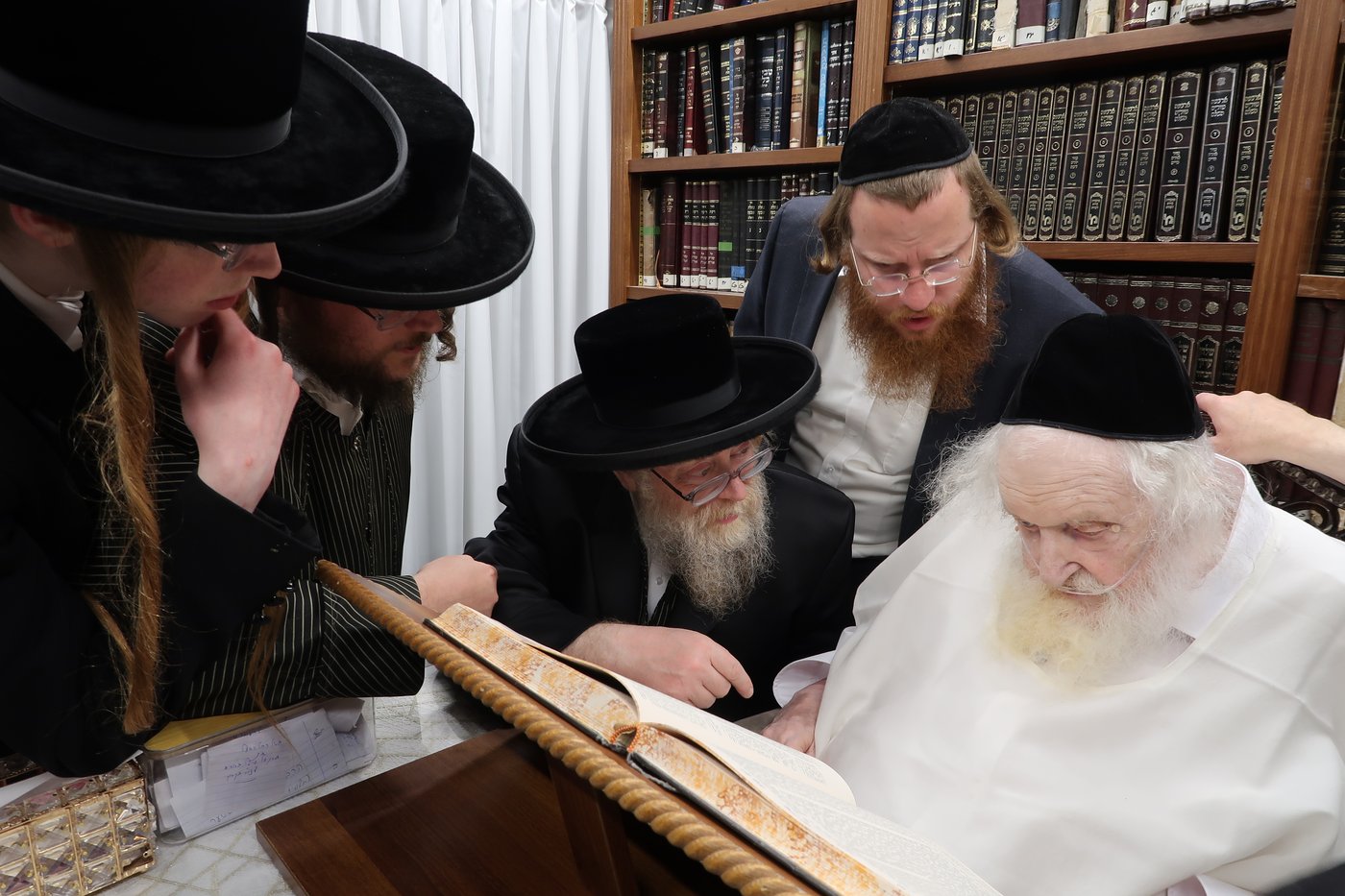 הגה"צ רבי ישראל יוסף קאהן אצל גדולי ישראל