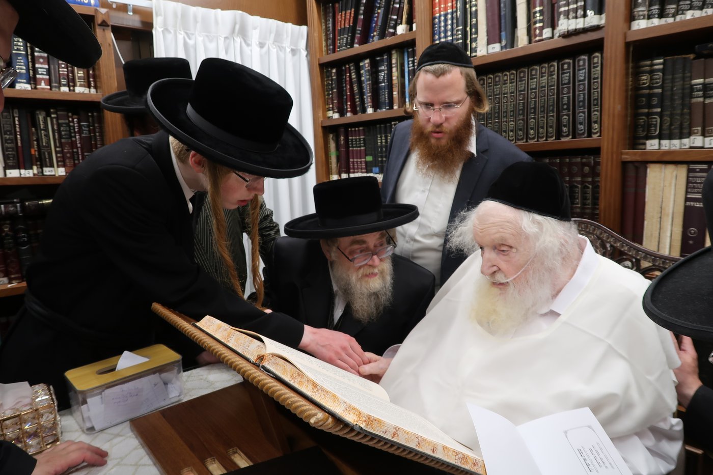 הגה"צ רבי ישראל יוסף קאהן אצל גדולי ישראל