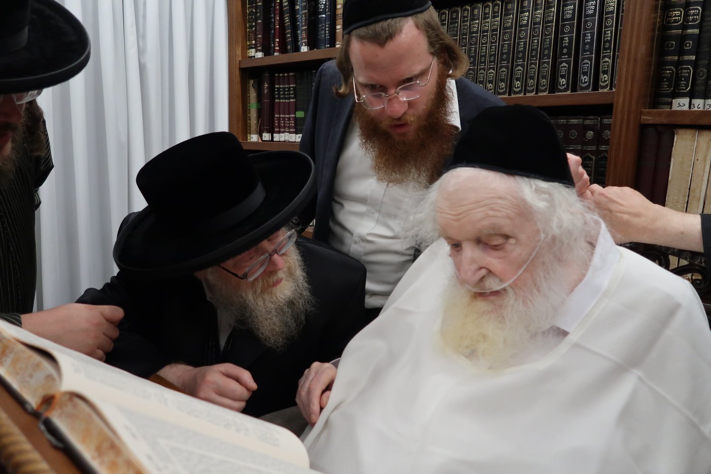 הגה"צ רבי ישראל יוסף קאהן אצל גדולי ישראל