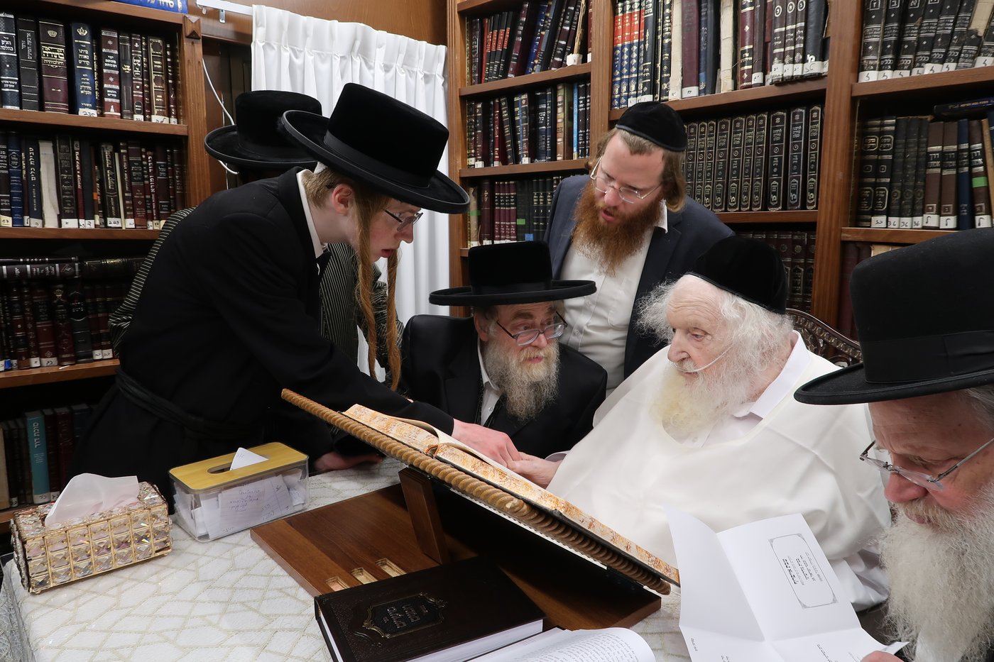 הגה"צ רבי ישראל יוסף קאהן אצל גדולי ישראל