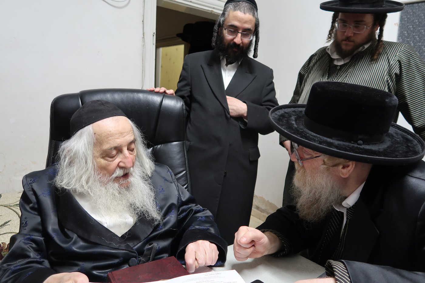 הגה"צ רבי ישראל יוסף קאהן אצל גדולי ישראל