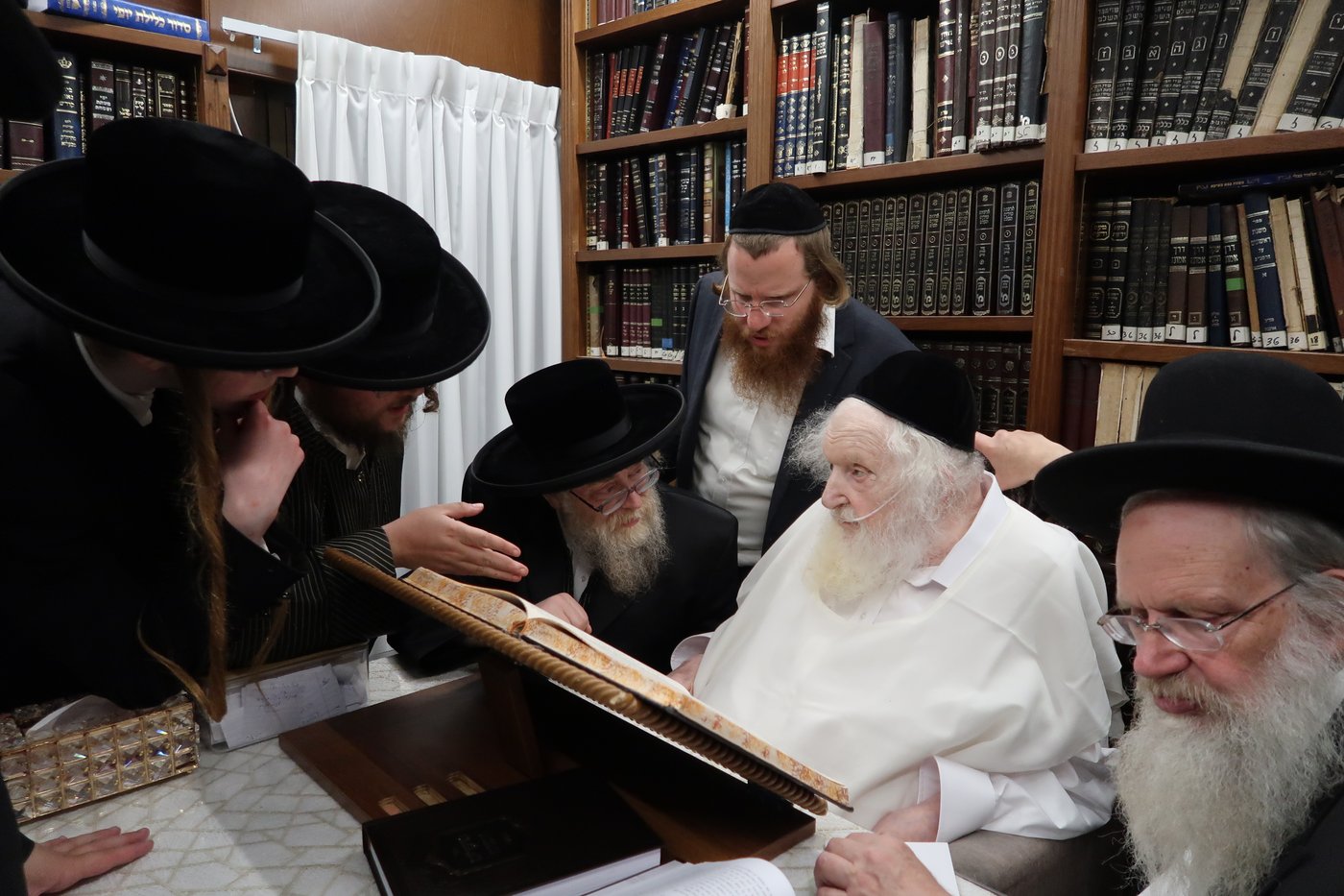הגה"צ רבי ישראל יוסף קאהן אצל גדולי ישראל