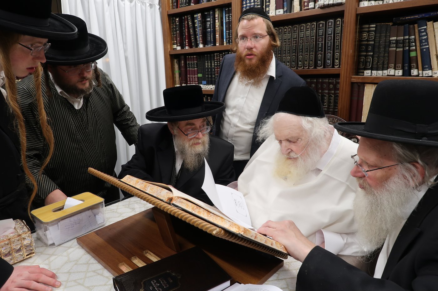 הגה"צ רבי ישראל יוסף קאהן אצל גדולי ישראל