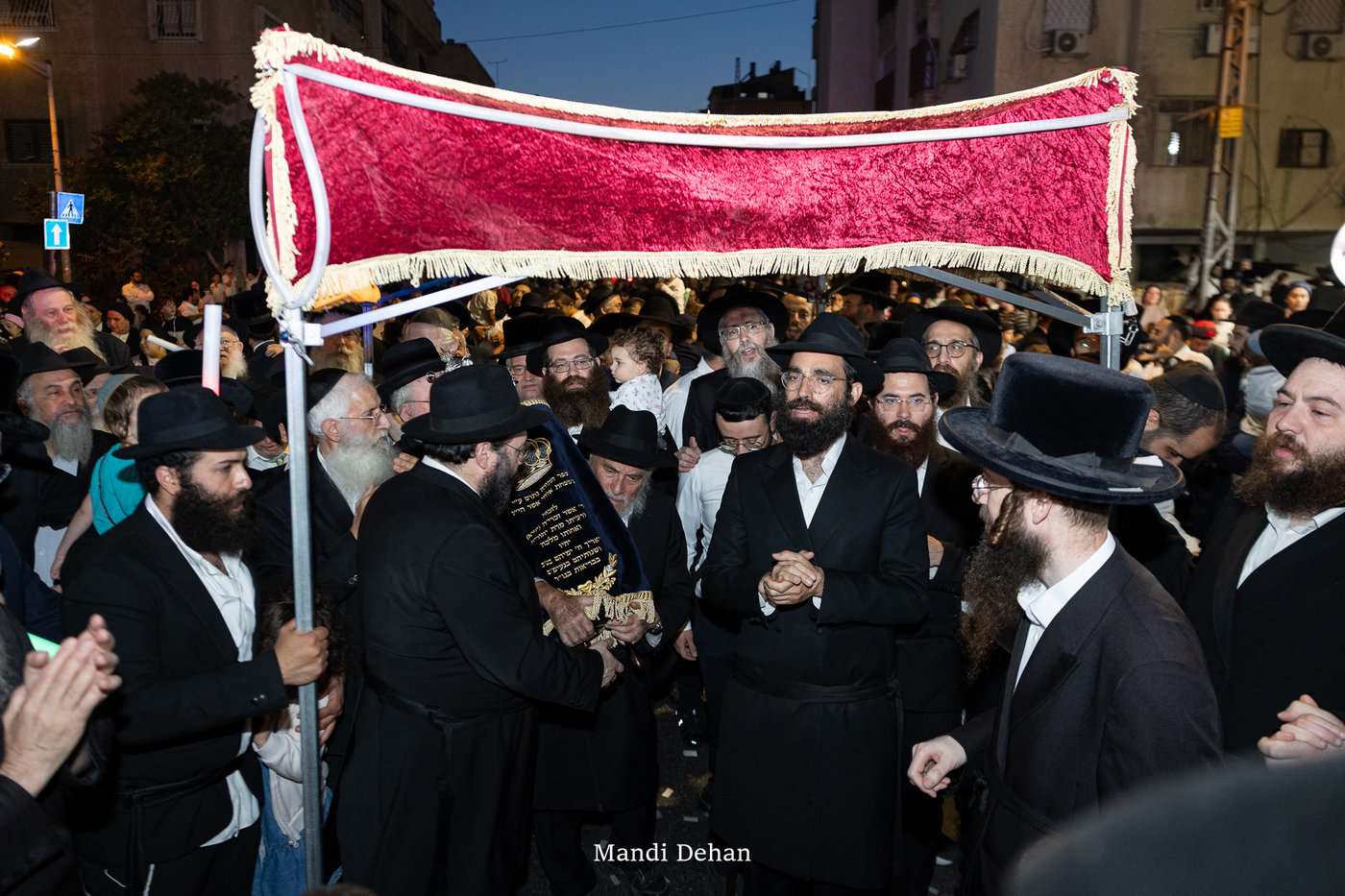סיום כתיבת ספר התורה בחב"ד