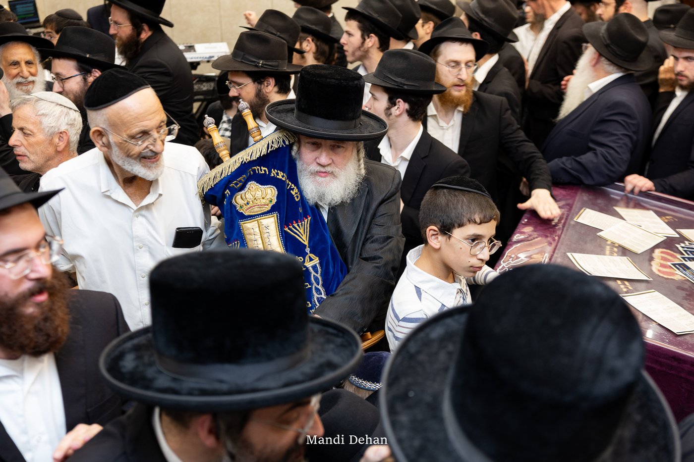 הכנסת ספר תורה לחב"ד בבני ברק