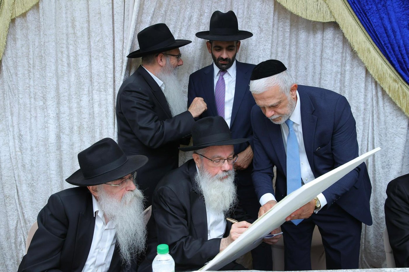 מעמד ההכתרה בנוף הגליל