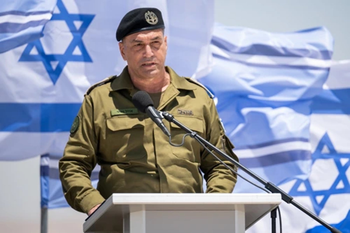הרמטכ"ל בקבלת המטוס