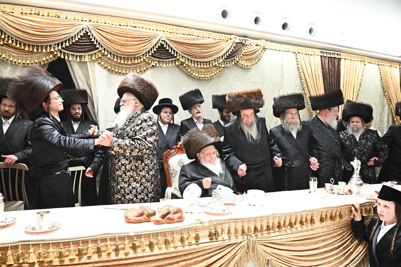 שמחת בית נאראל - זוועהיל - נדבורנה - שאץ ויזניץ