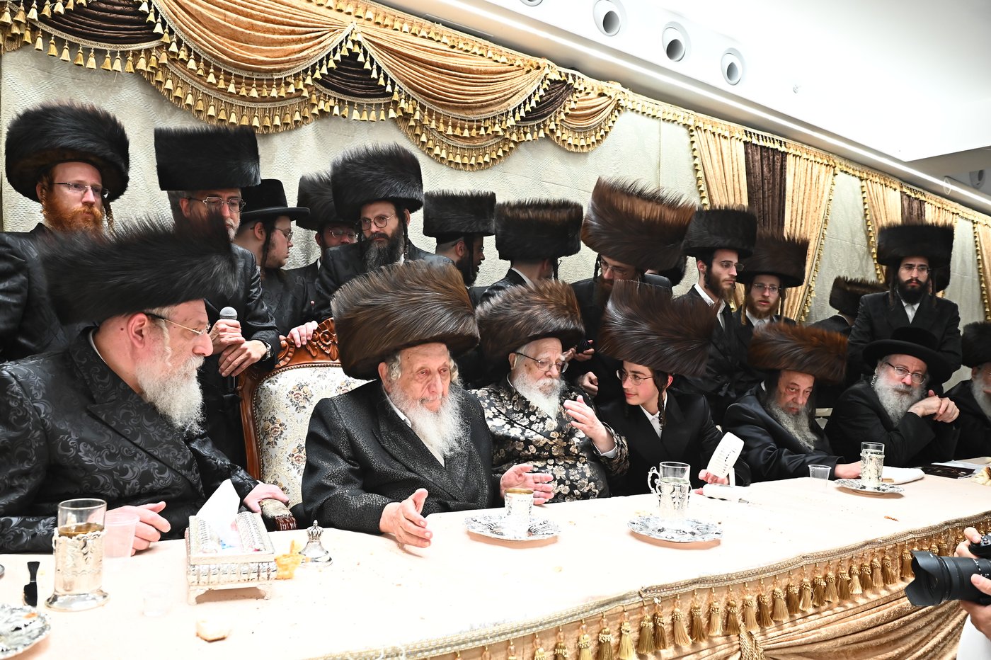 שמחת בית נאראל - זוועהיל - נדבורנה - שאץ ויזניץ