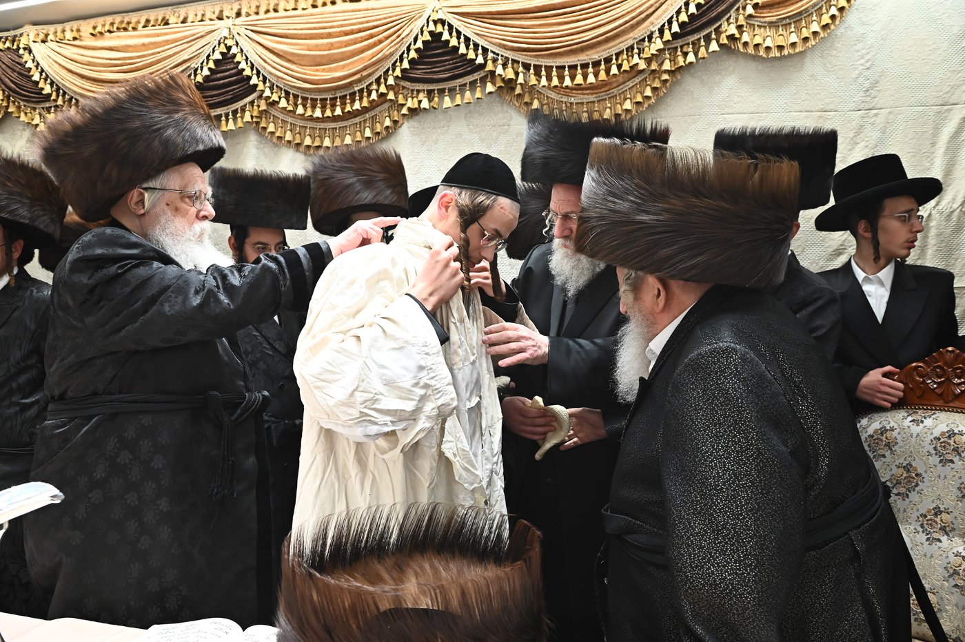 שמחת בית נאראל - זוועהיל - נדבורנה - שאץ ויזניץ