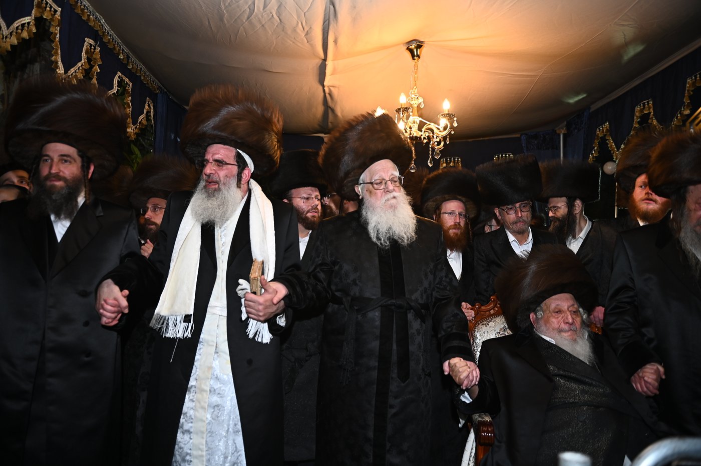שמחת בית נאראל - זוועהיל - נדבורנה - שאץ ויזניץ
