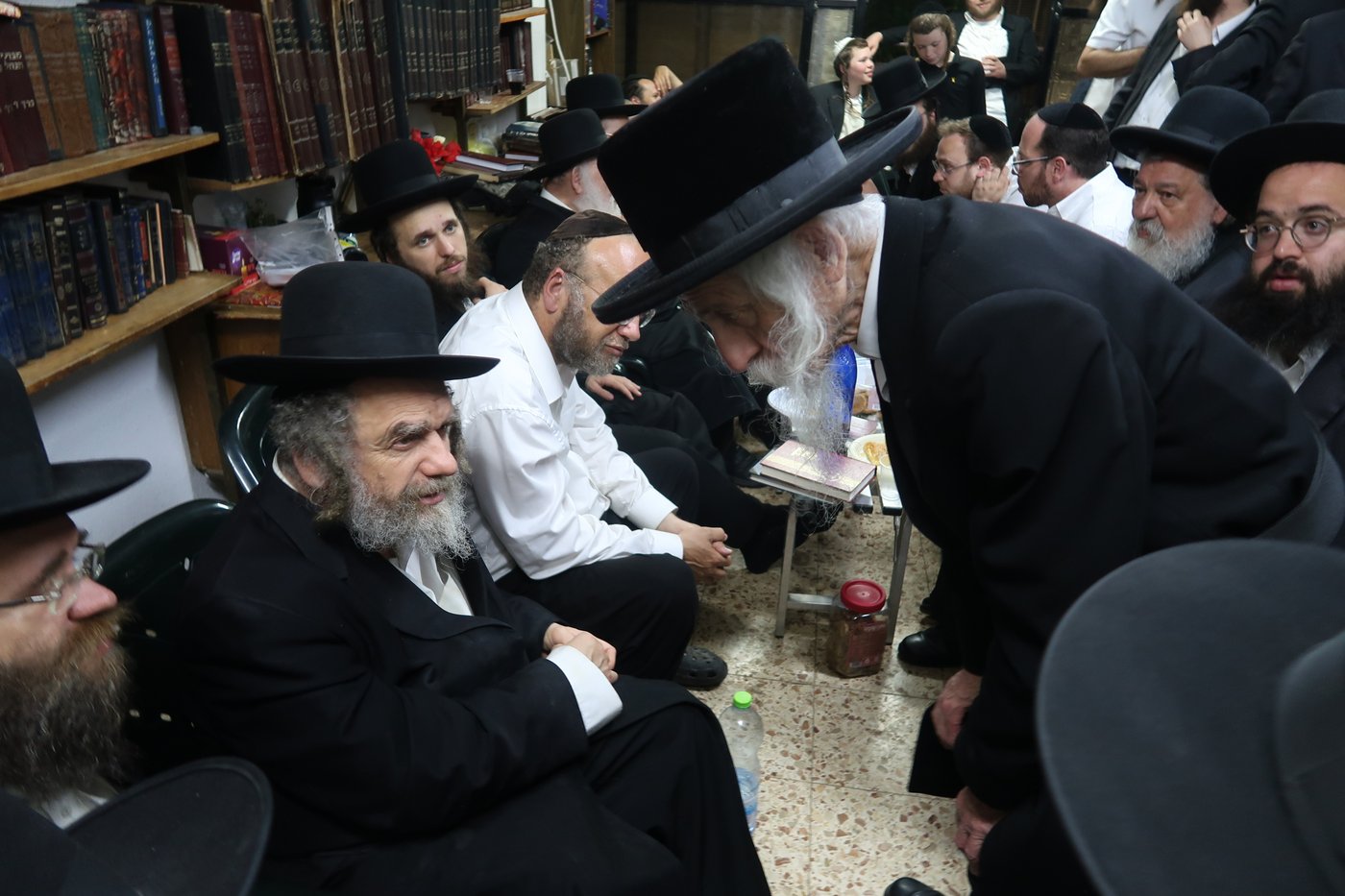 ניחום אבלים אצל הגרמ"מ קארפ 