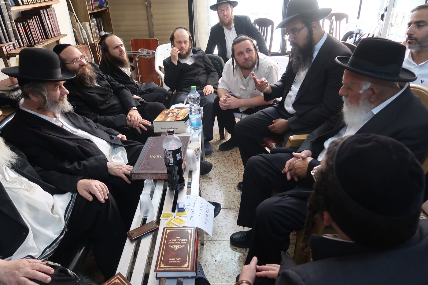 ניחום אבלים אצל הגרמ"מ קארפ 