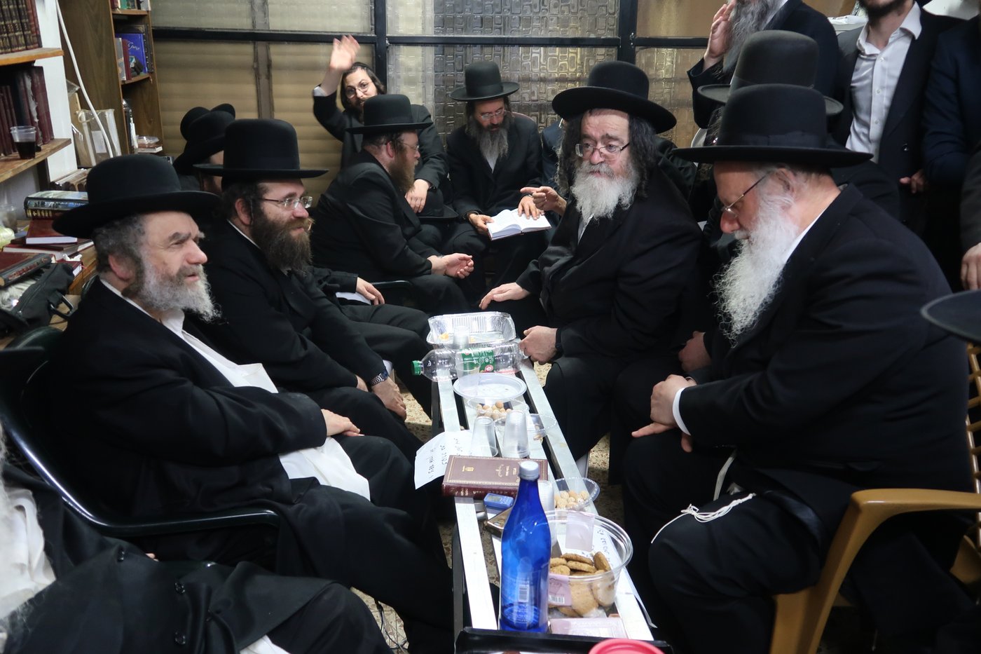 ניחום אבלים אצל הגרמ"מ קארפ 