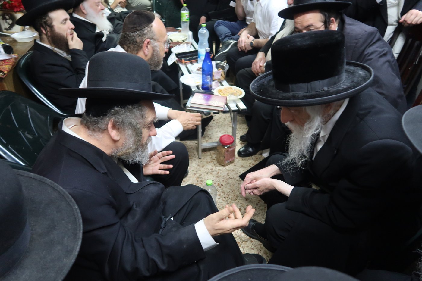 ניחום אבלים אצל הגרמ"מ קארפ 