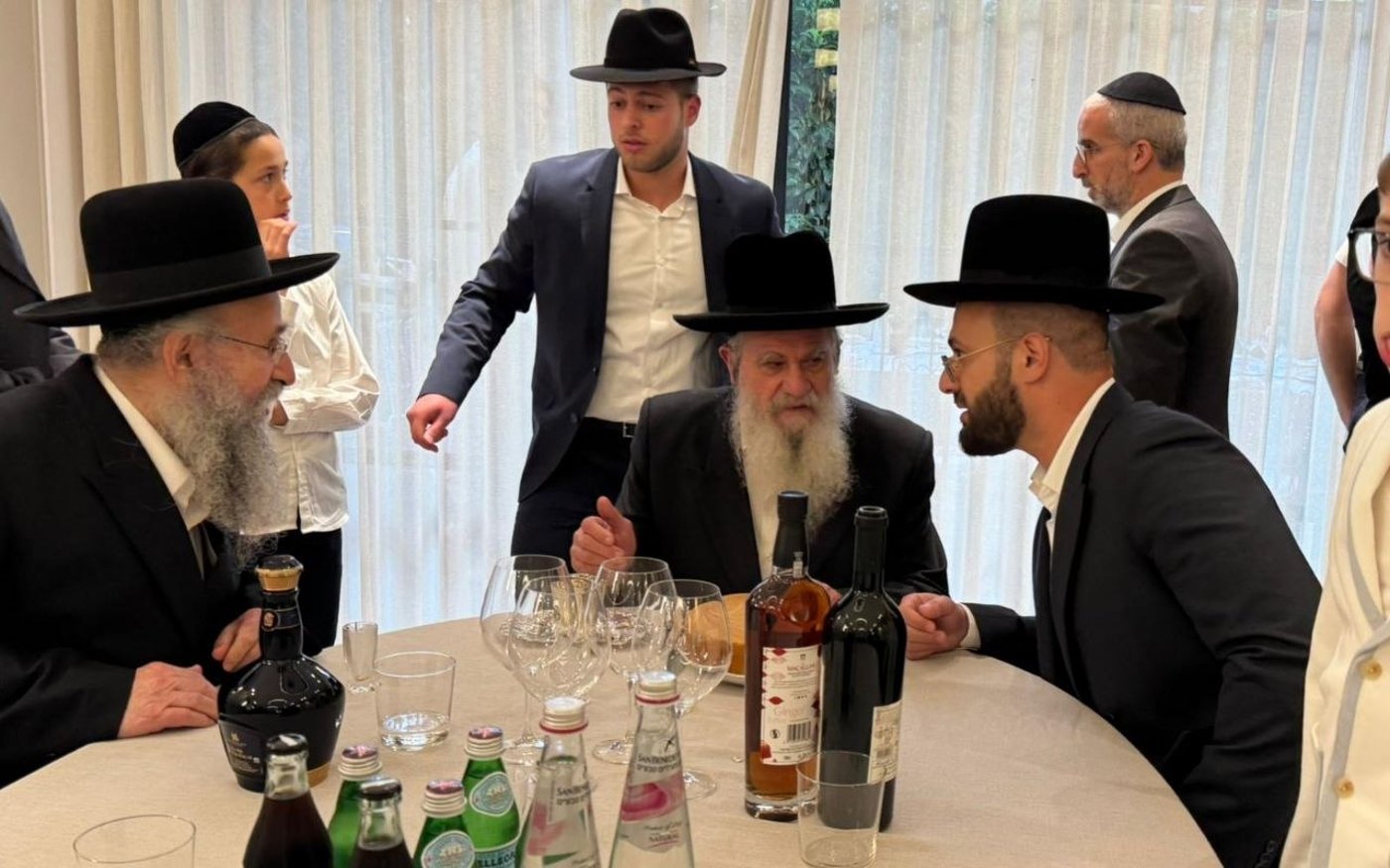 ראש העיר שנרדם בוועידה | 'זיידל'ע' עם כל התמונות, הנייעס והחשיפות של השבוע