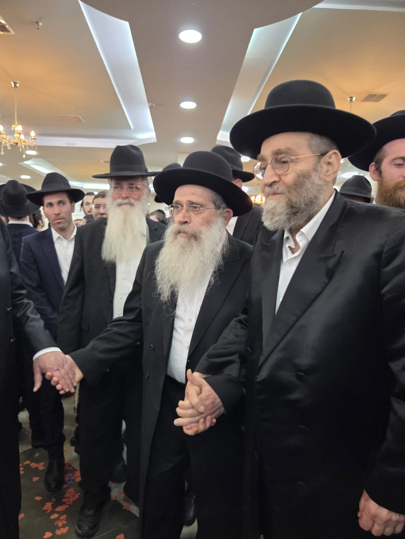 ראש העיר שנרדם בוועידה | 'זיידל'ע' עם כל התמונות, הנייעס והחשיפות של השבוע