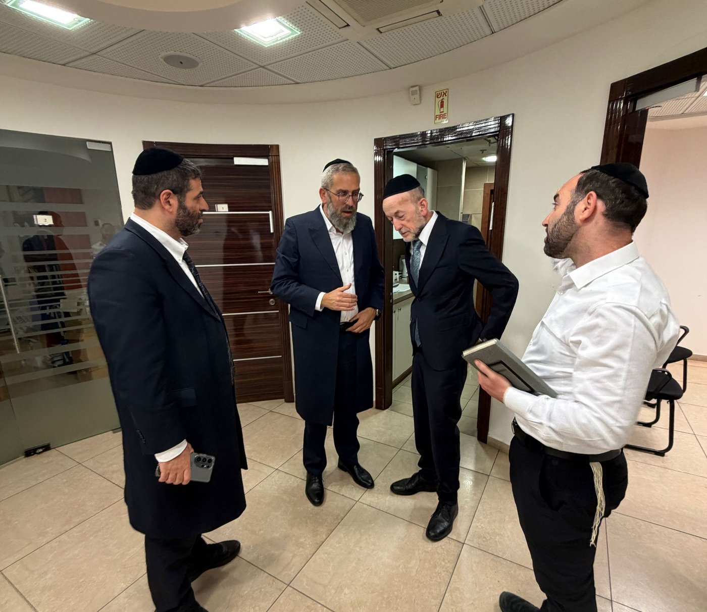 ראש העיר שנרדם בוועידה | 'זיידל'ע' עם כל התמונות, הנייעס והחשיפות של השבוע