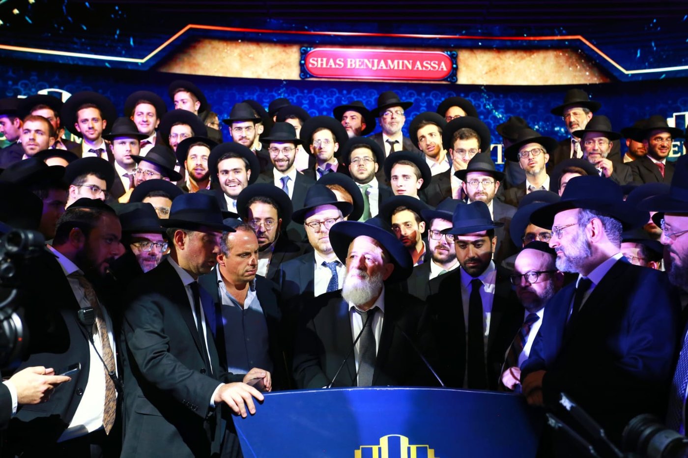 בתוך כספת שהשתלשלה מהתקרה; סט הש"ס שנמכר במקסיקו ב-2.6 מיליון דולר