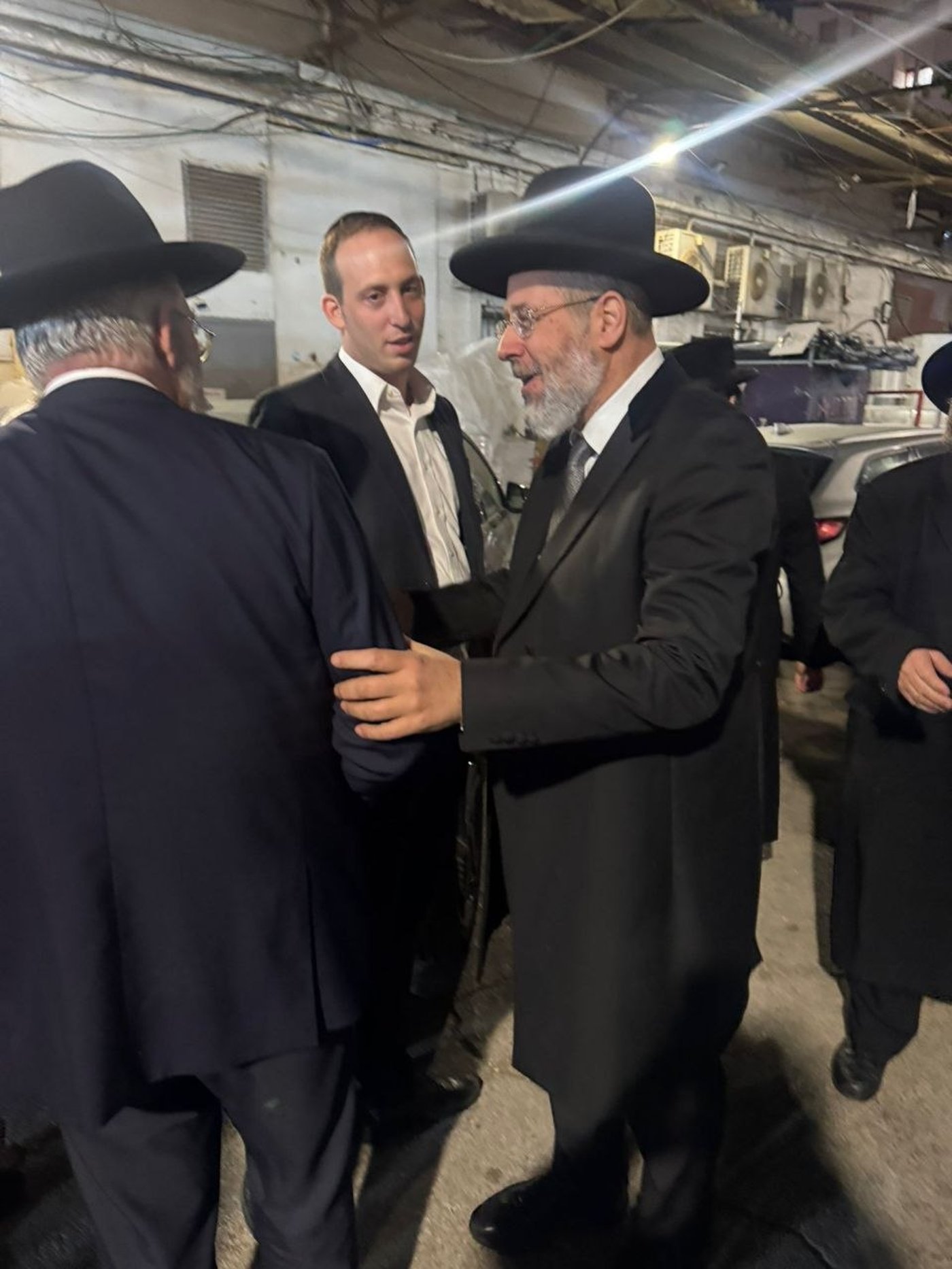 ראש העיר שנרדם בוועידה | 'זיידל'ע' עם כל התמונות, הנייעס והחשיפות של השבוע