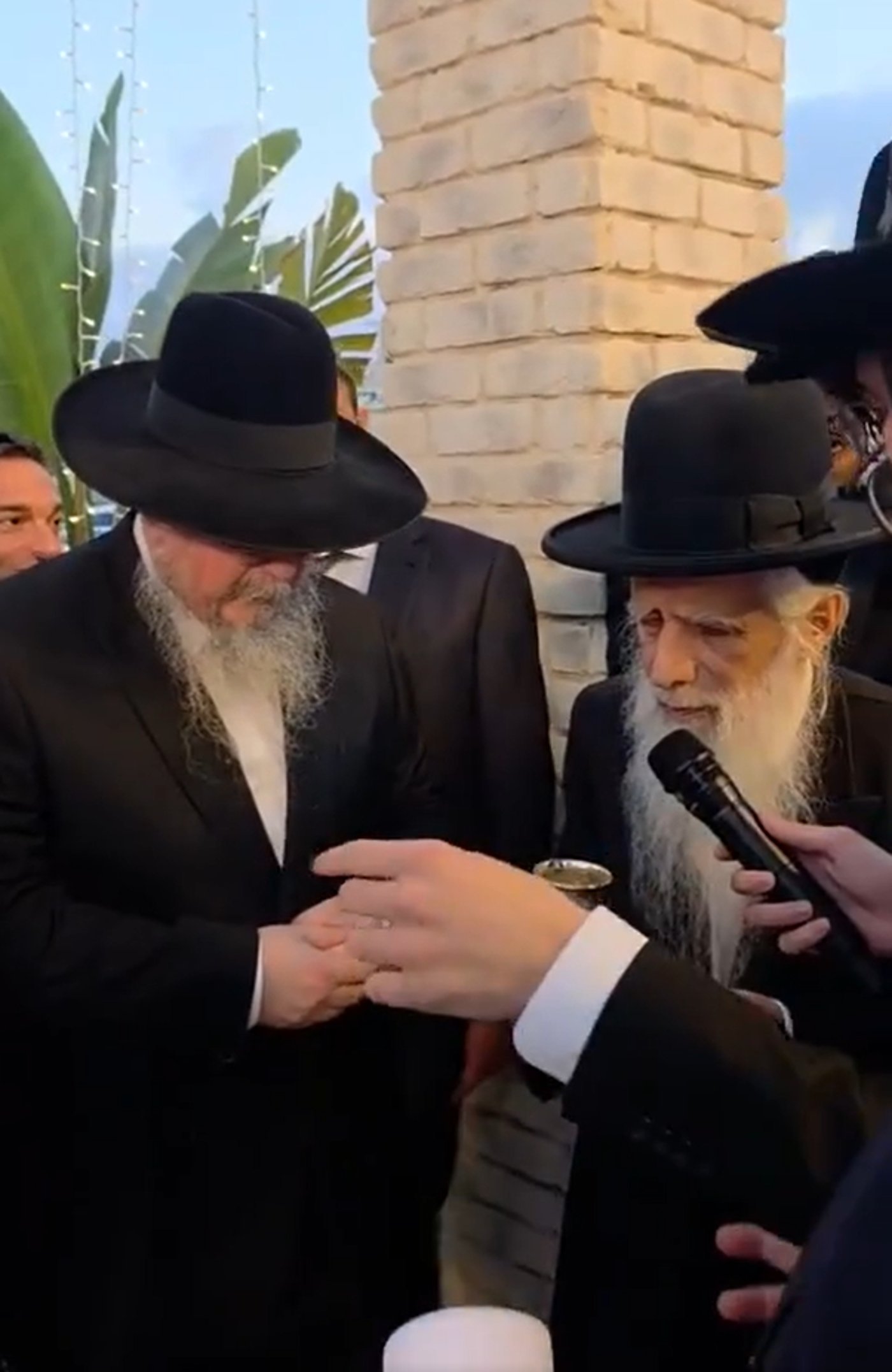 ראש העיר שנרדם בוועידה | 'זיידל'ע' עם כל התמונות, הנייעס והחשיפות של השבוע