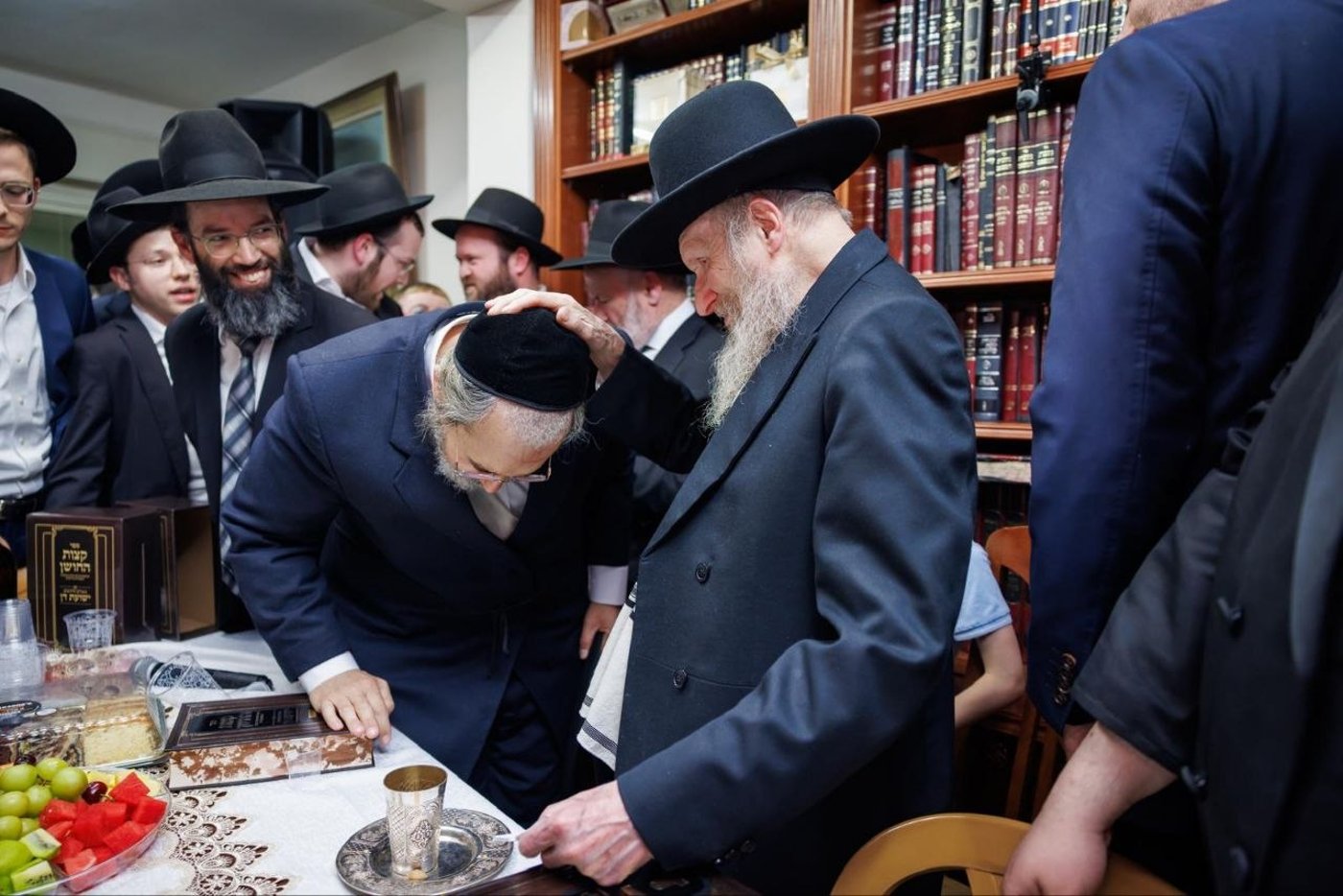 ראש העיר שנרדם בוועידה | 'זיידל'ע' עם כל התמונות, הנייעס והחשיפות של השבוע