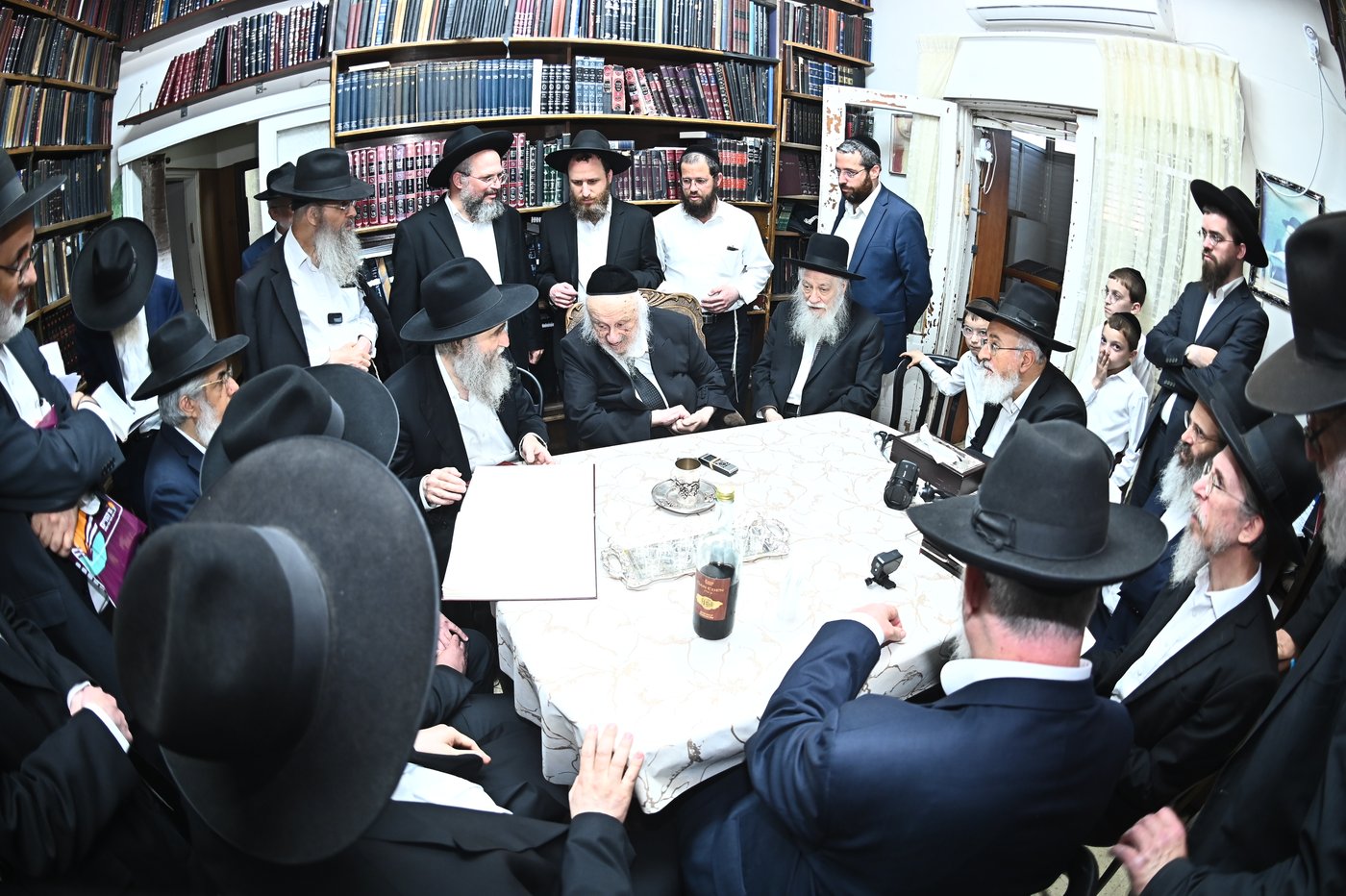 הגר"א גרבוז בסיום אצל הגרב"ד פוברסקי
