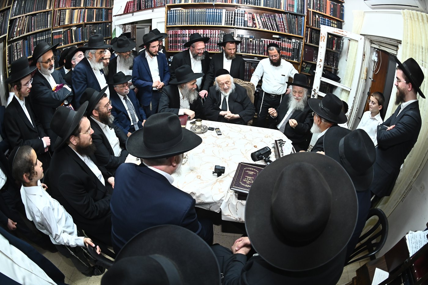 הגר"א גרבוז בסיום אצל הגרב"ד פוברסקי