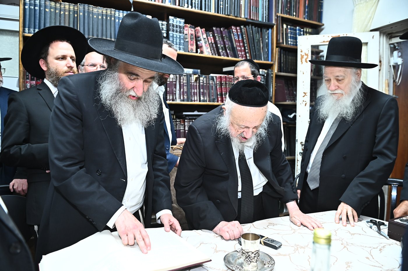 הגר"א גרבוז בסיום אצל הגרב"ד פוברסקי