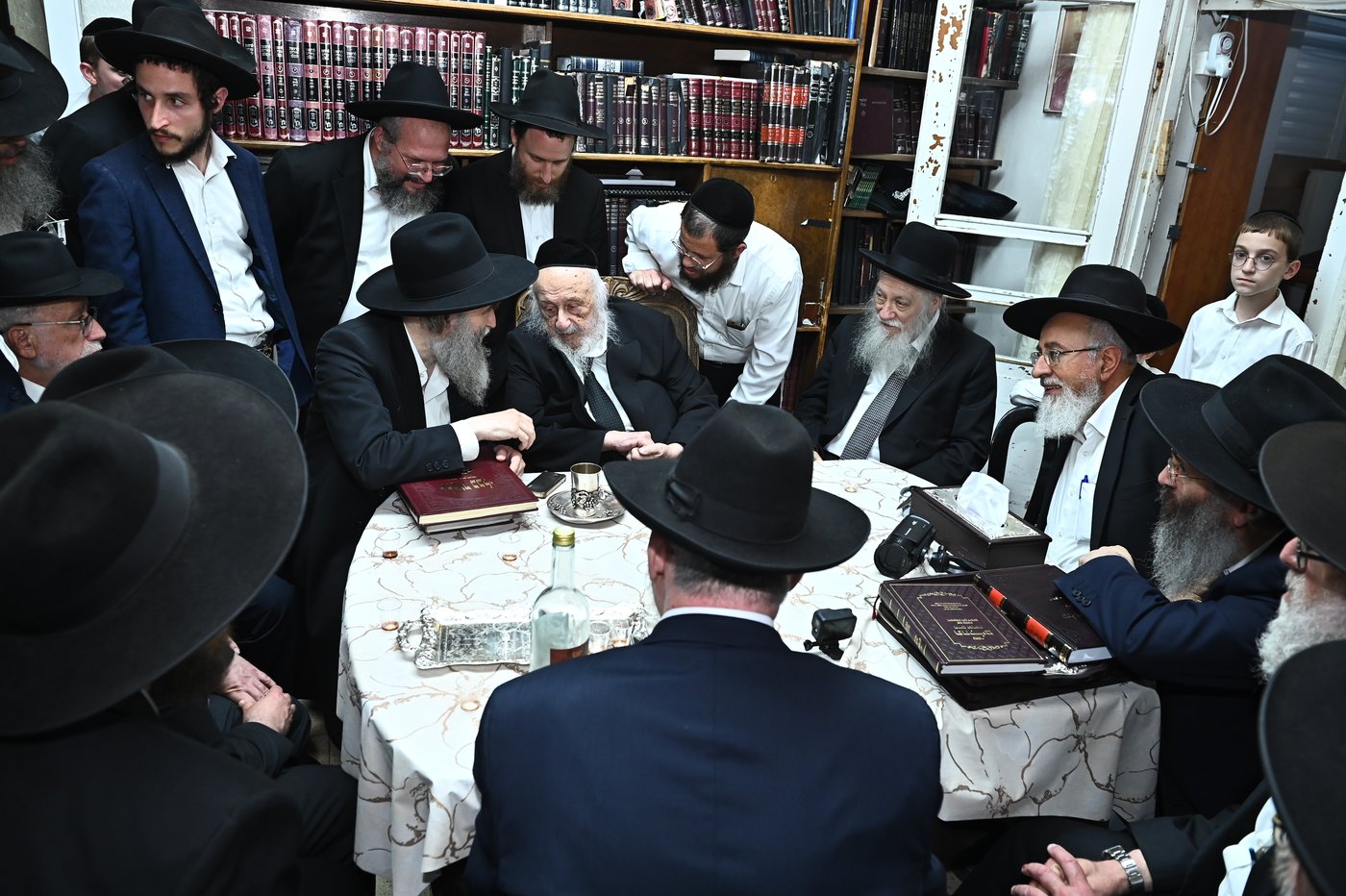 הגר"א גרבוז בסיום אצל הגרב"ד פוברסקי