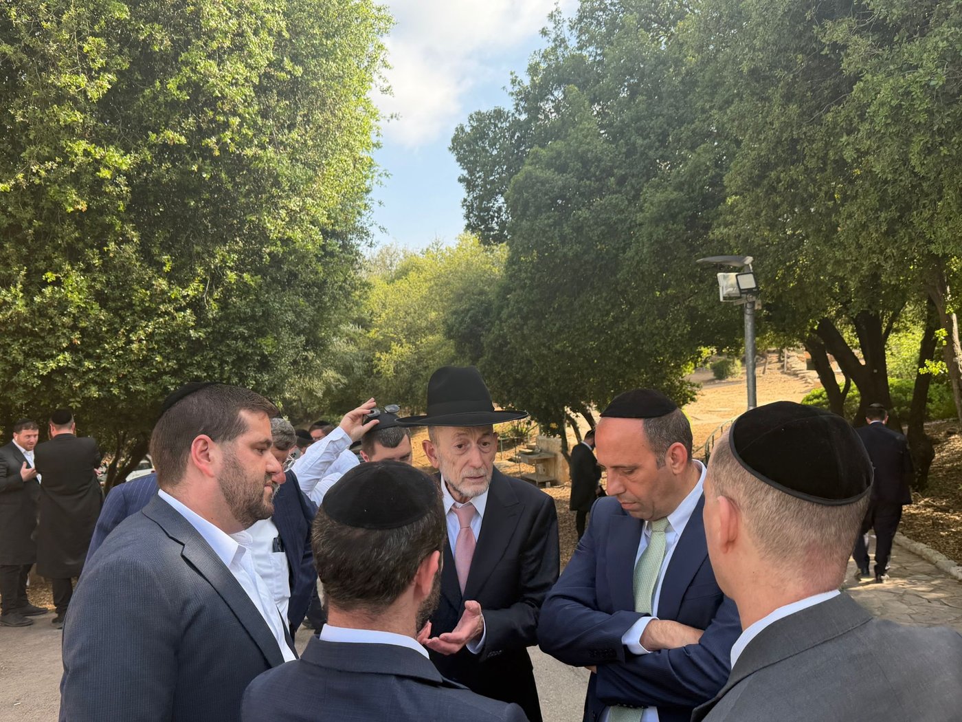 ראש העיר שנרדם בוועידה | 'זיידל'ע' עם כל התמונות, הנייעס והחשיפות של השבוע