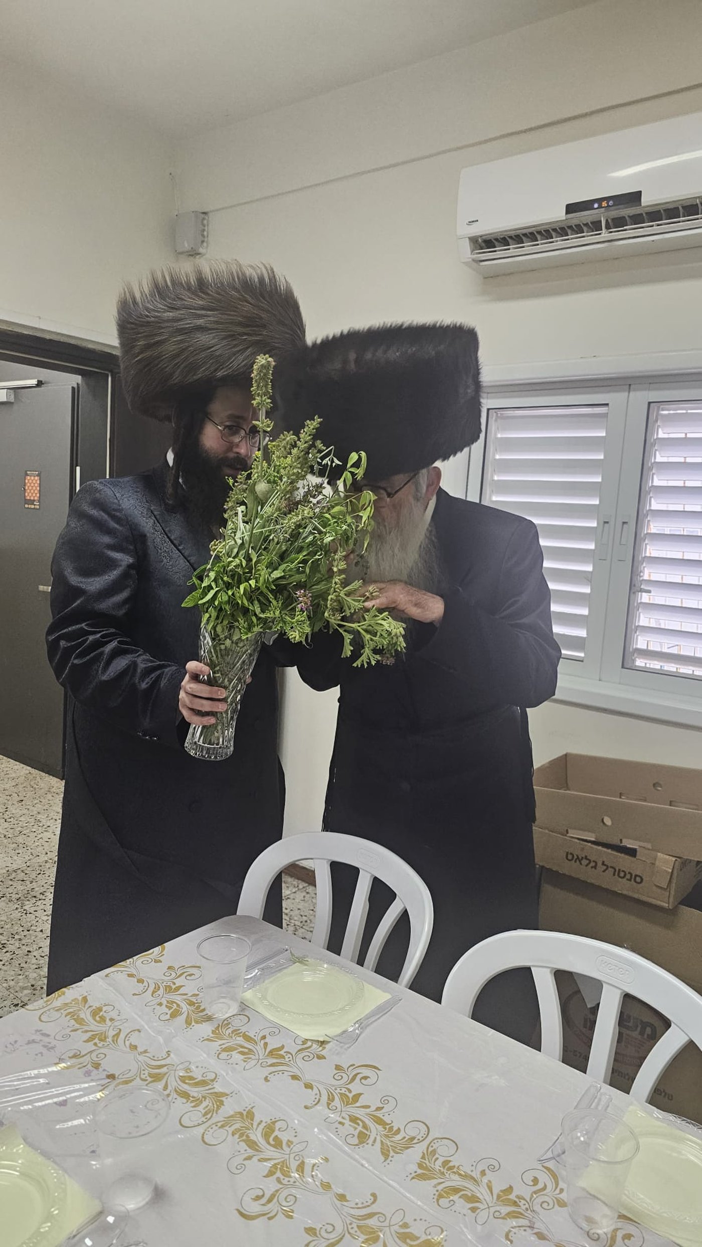 ראש העיר שנרדם בוועידה | 'זיידל'ע' עם כל התמונות, הנייעס והחשיפות של השבוע
