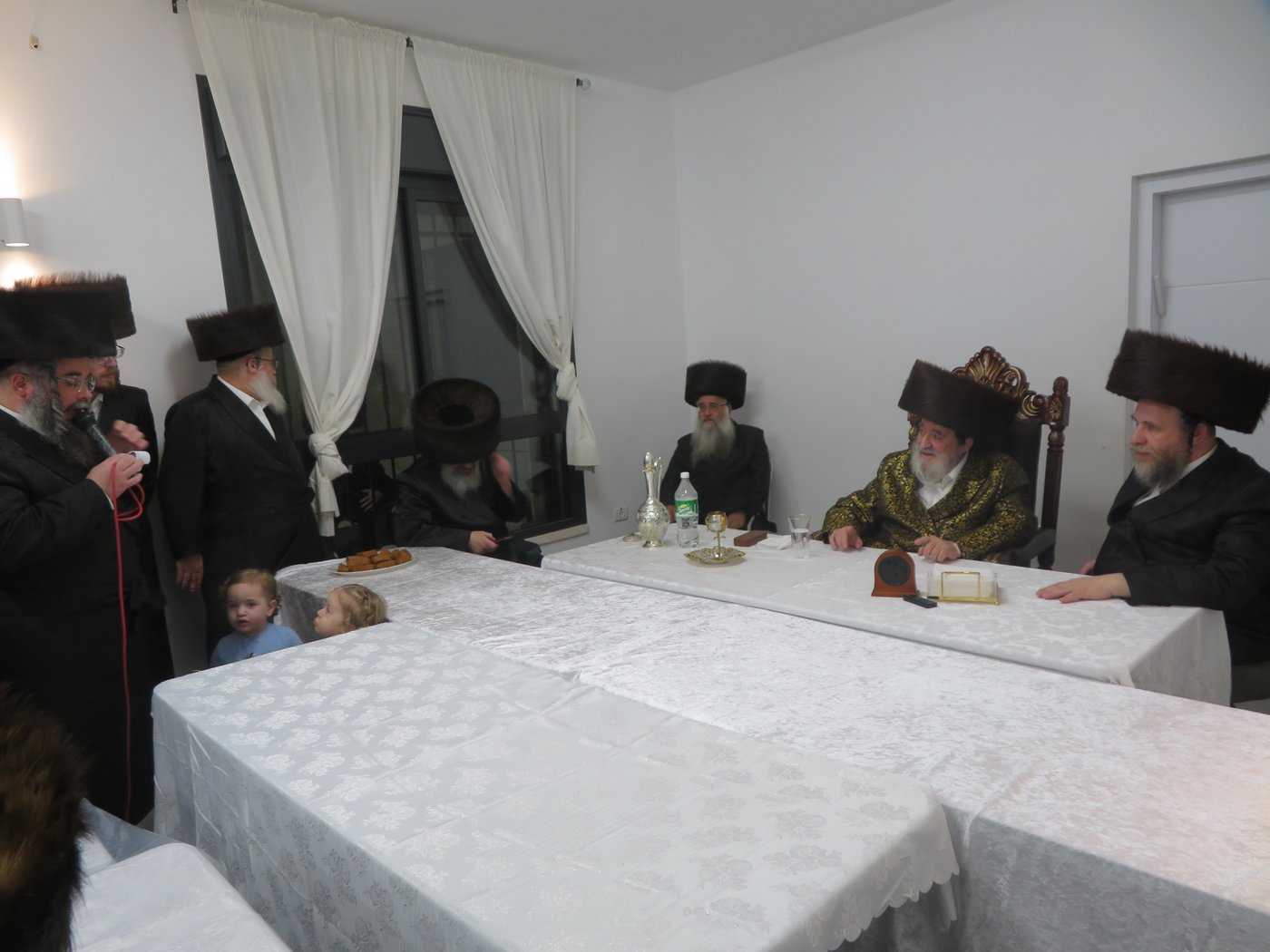 שמחת הפארשפיל בחצה"ק ויז'ניץ