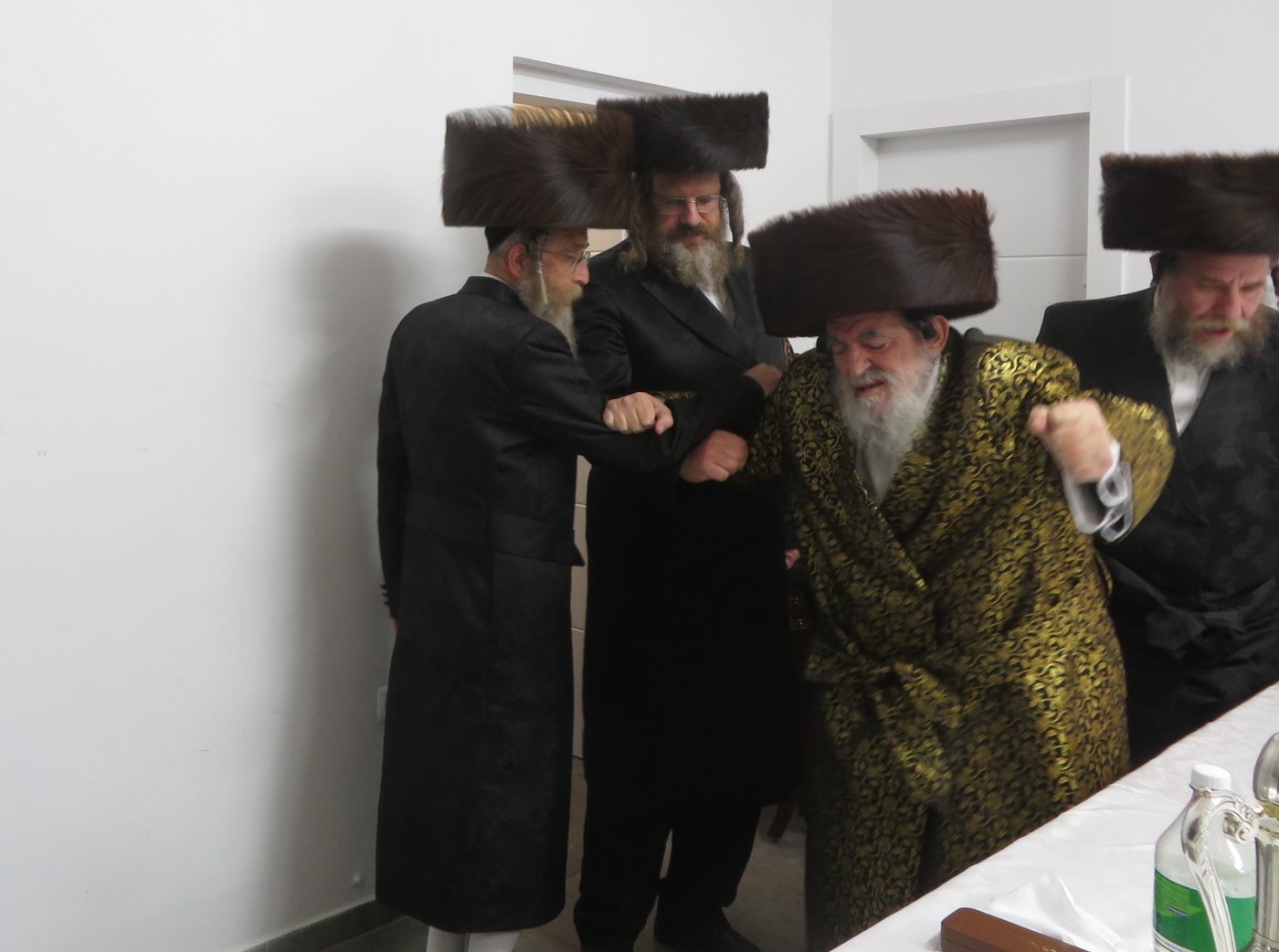 שמחת הפארשפיל בחצה"ק ויז'ניץ