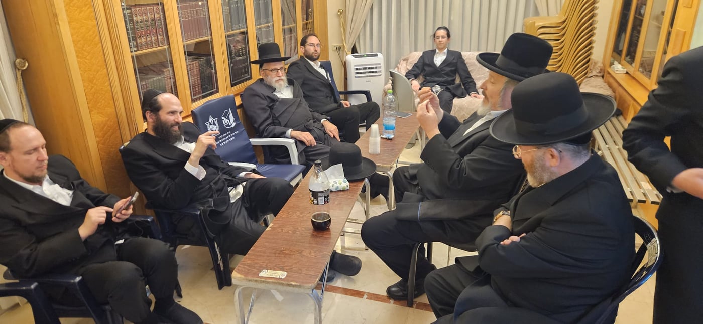 אישי ציבור ורבנים בניחום אבלים