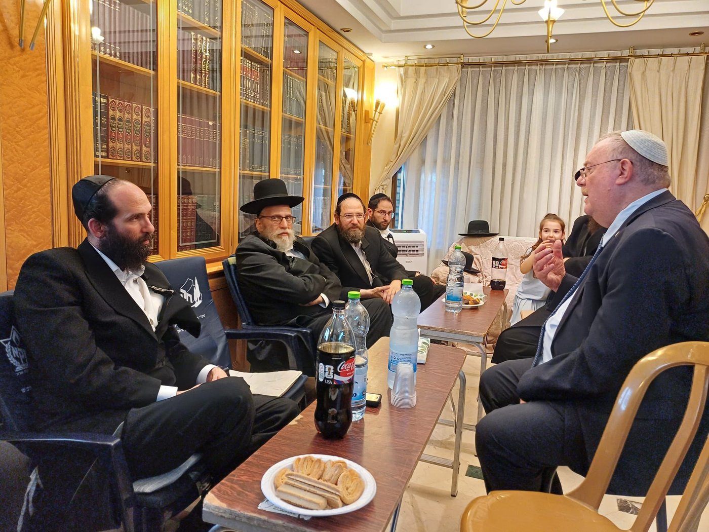 אישי ציבור ורבנים בניחום אבלים