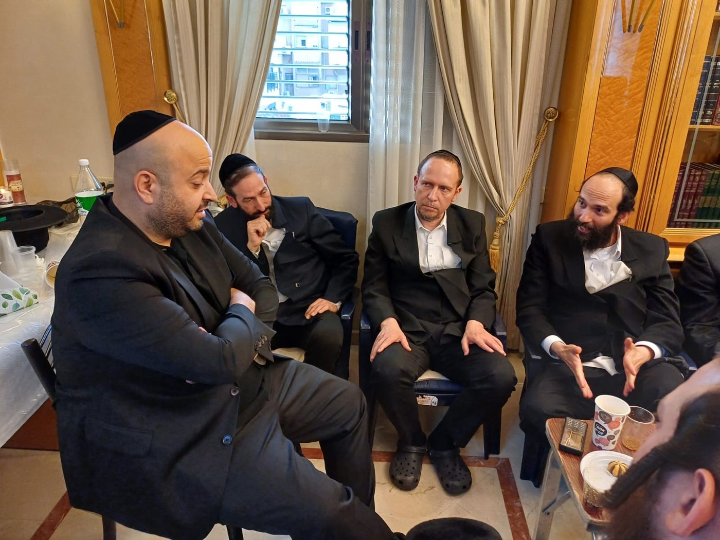 אישי ציבור ורבנים בניחום אבלים
