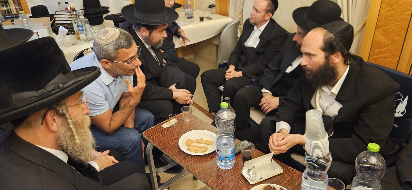 אישי ציבור ורבנים בניחום אבלים