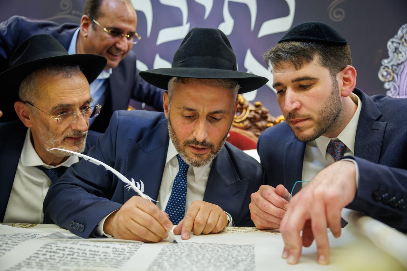 הכנסת ספר תורה נדבת ר' צביקה כהן