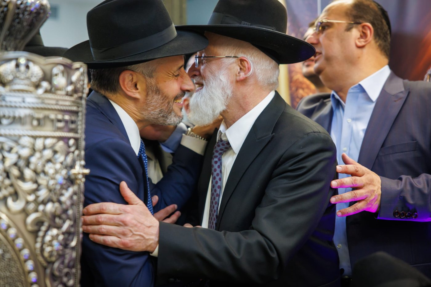 הכנסת ספר תורה נדבת ר' צביקה כהן
