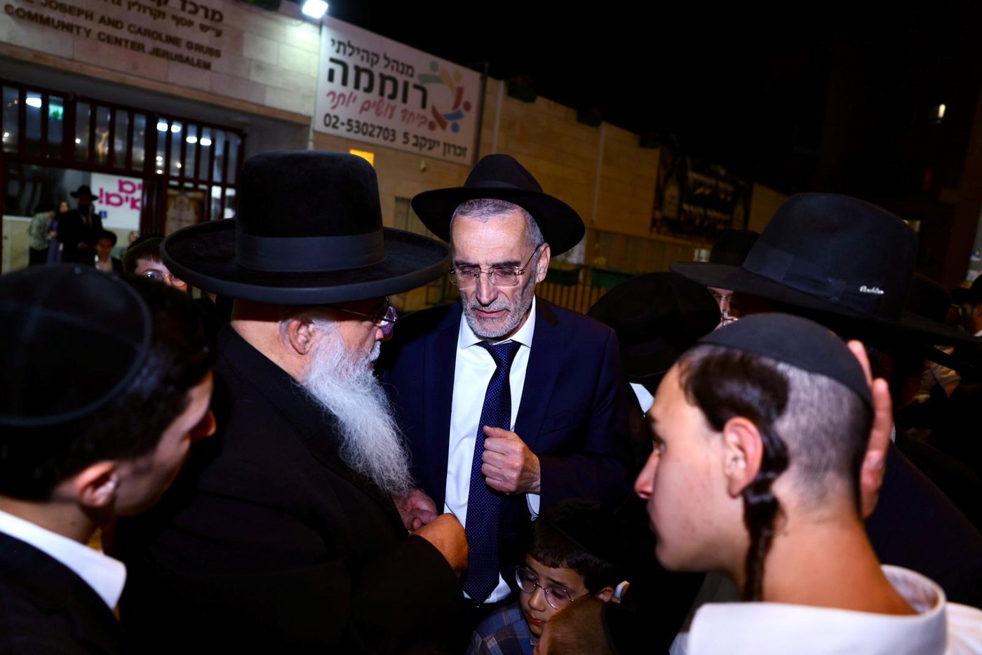הכנסת ספר תורה נדבת ר' צביקה כהן